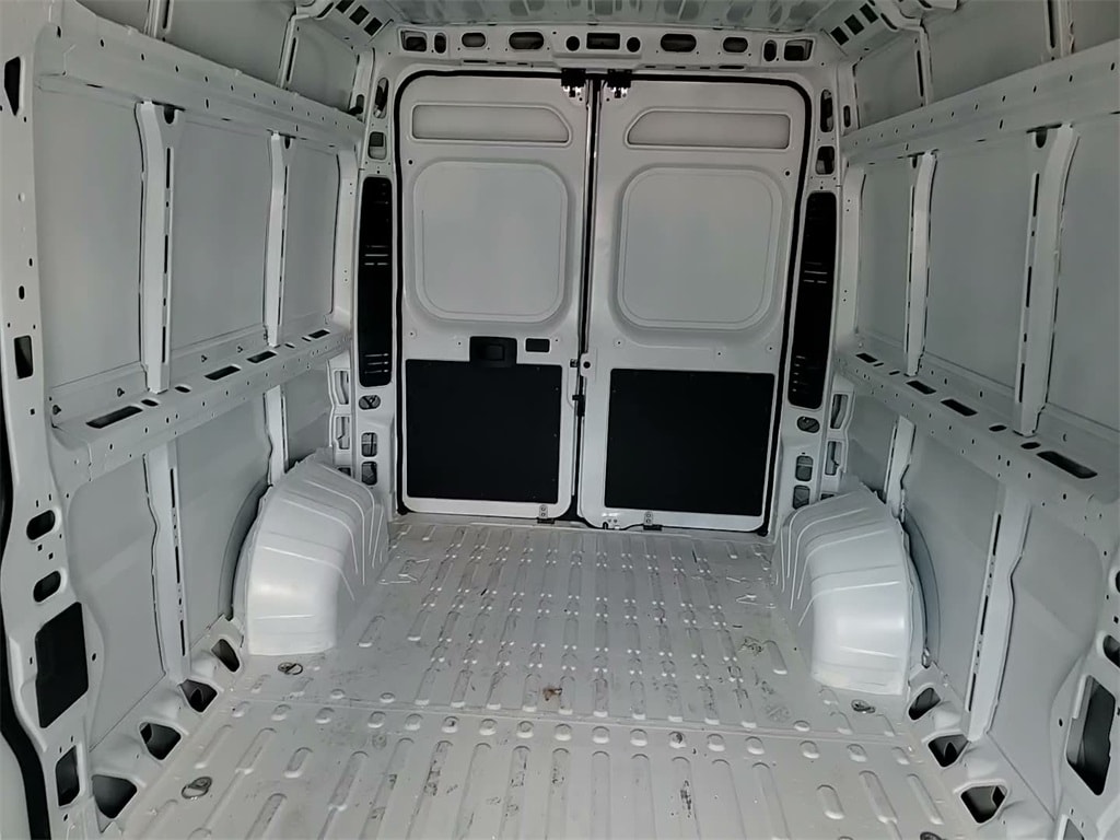 2025 RAM PROMASTER 2500 - Image 31