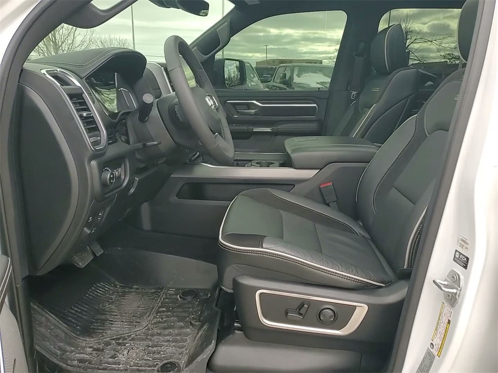 2025 RAM 1500 - Image 26