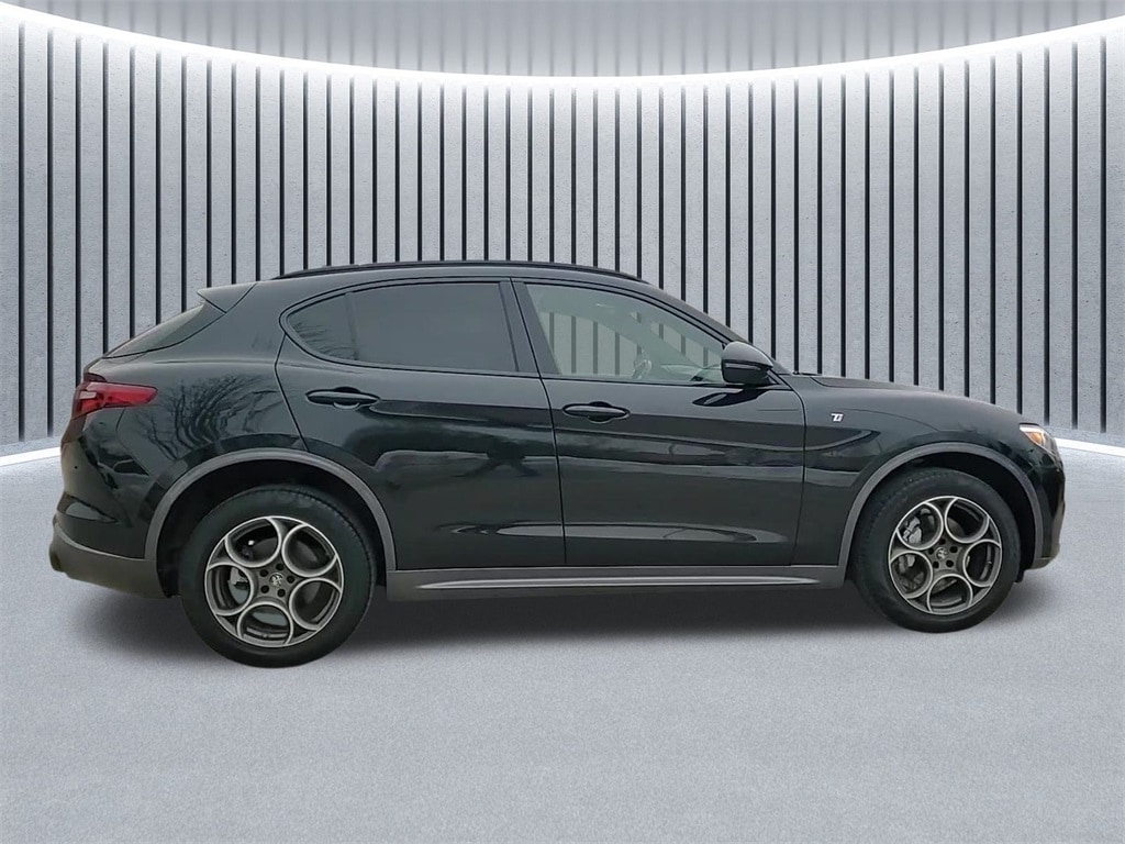 2023 ALFA ROMEO STELVIO - Image 2