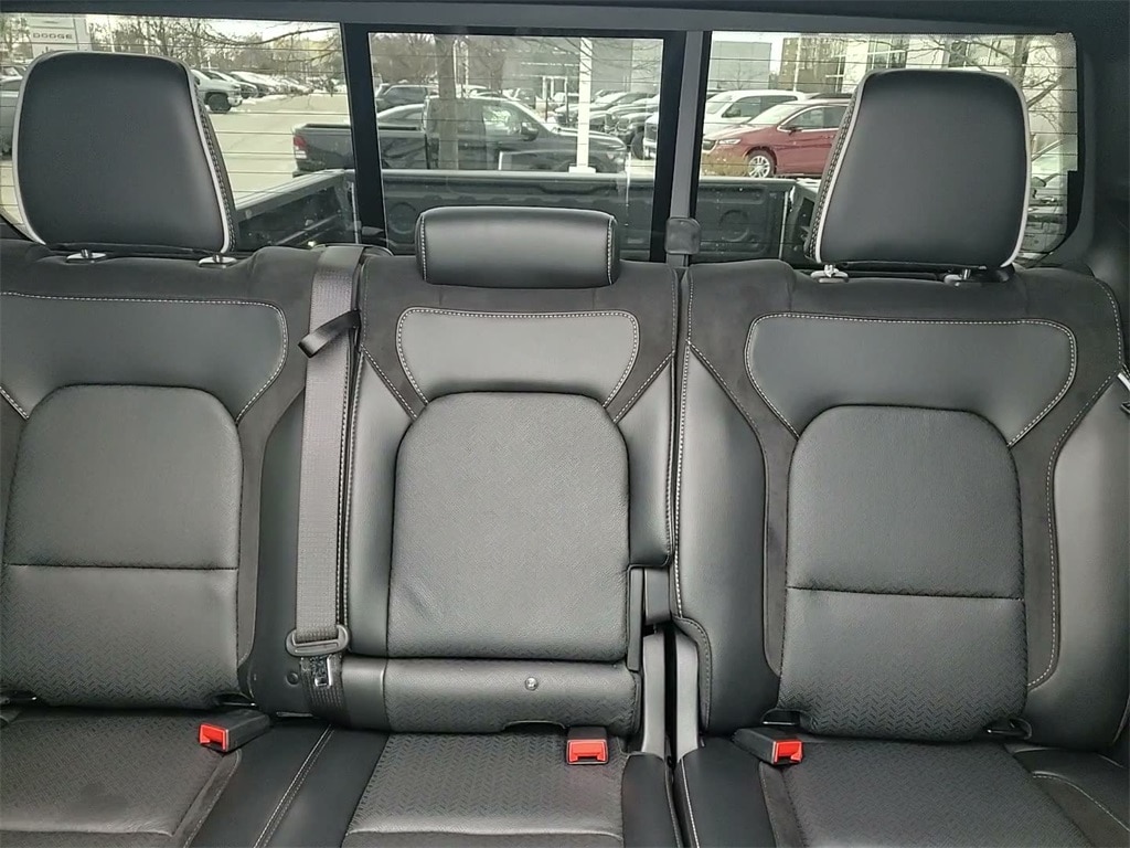 2025 RAM 1500 - Image 38