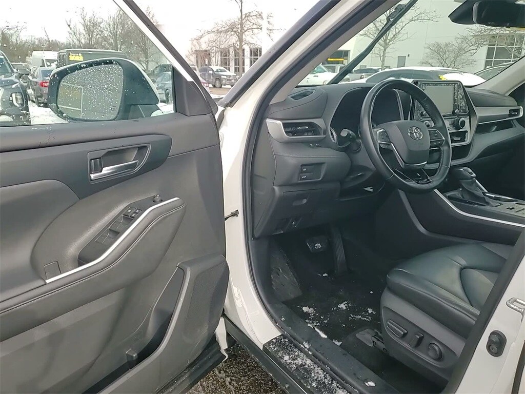 2021 TOYOTA HIGHLANDER - Image 25