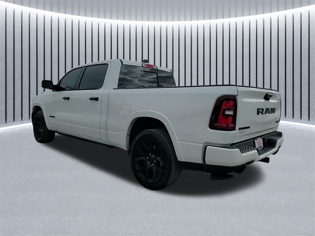 2025 RAM 1500 - Image 15