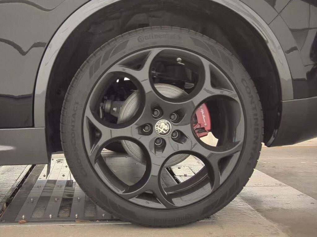 2024 ALFA ROMEO STELVIO - Image 6