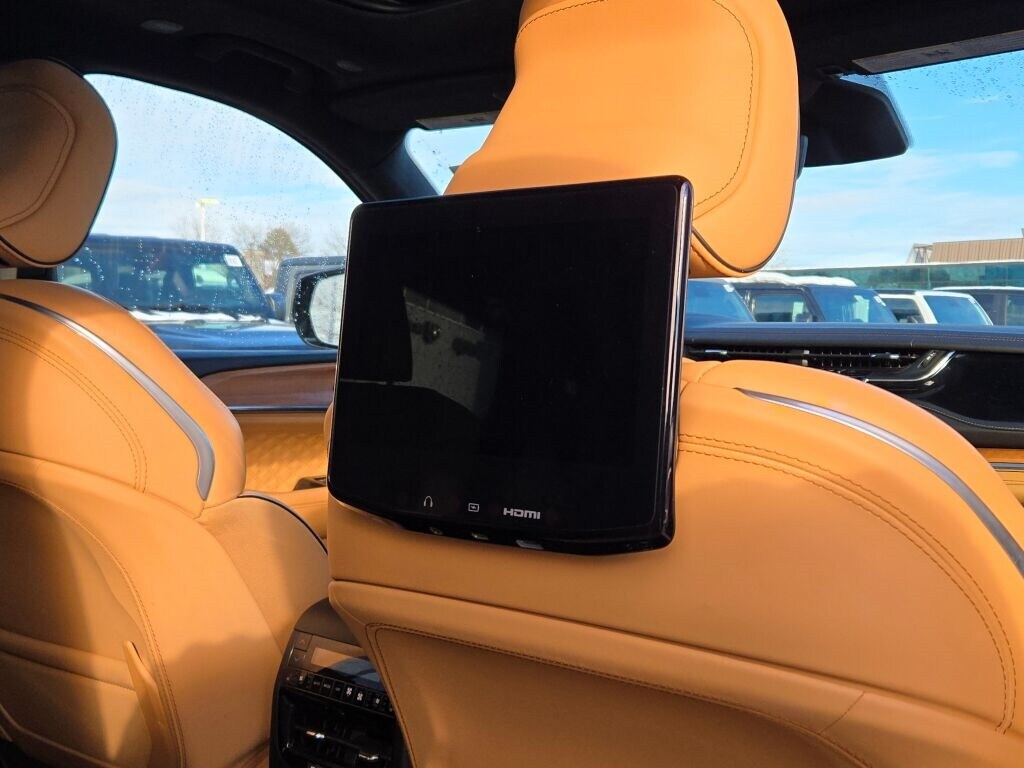 2024 JEEP GRAND CHEROKEE L - Image 11