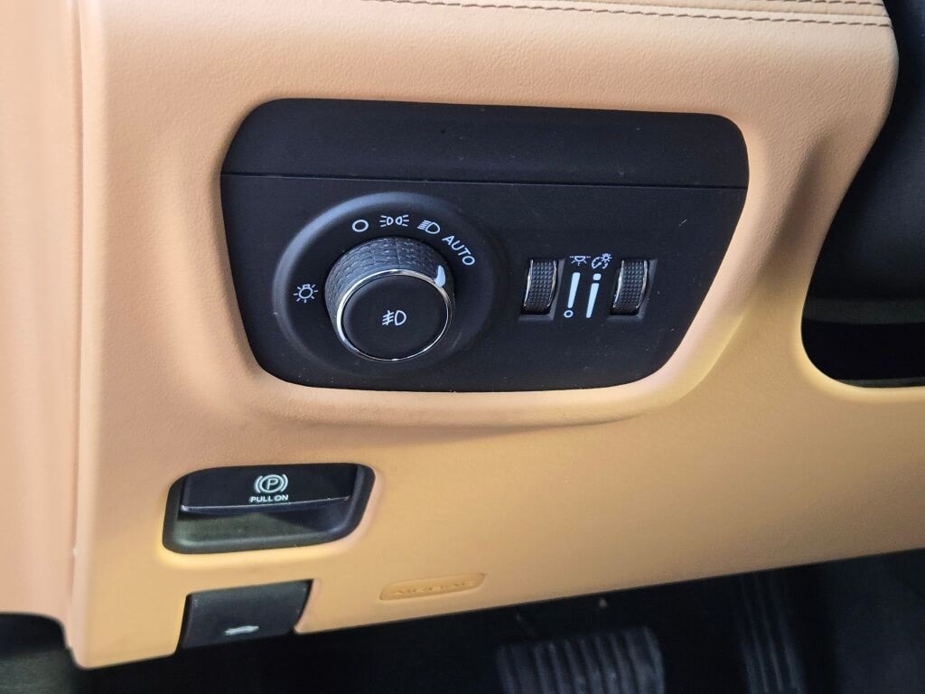 2024 JEEP GRAND CHEROKEE L - Image 30