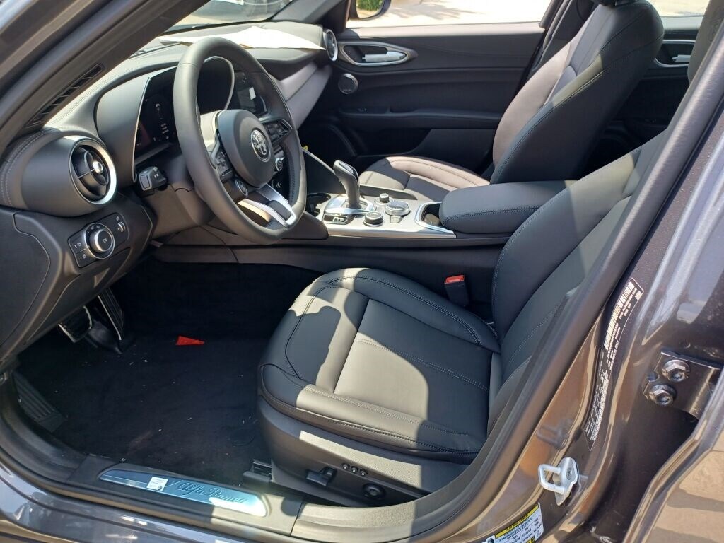 2024 ALFA ROMEO GIULIA (952) - Image 20