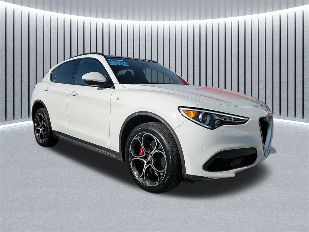 2022 ALFA ROMEO STELVIO - Image 1