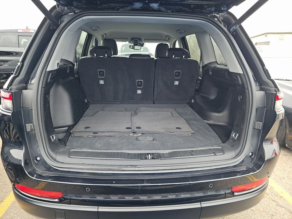 2023 JEEP GRAND CHEROKEE - Image 8