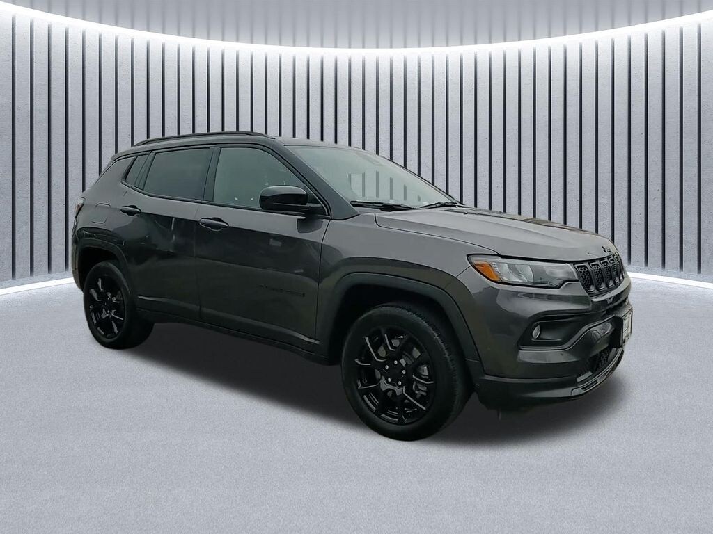 Used 2023 Jeep Compass Latitude SUV