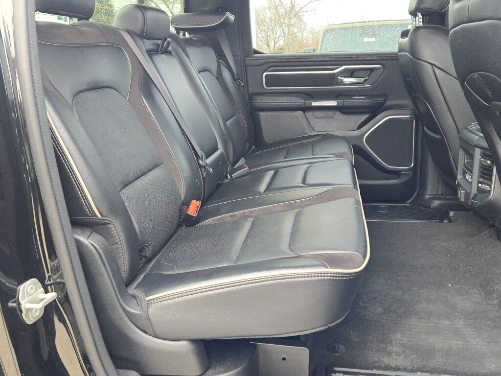 2023 RAM 1500 - Image 9