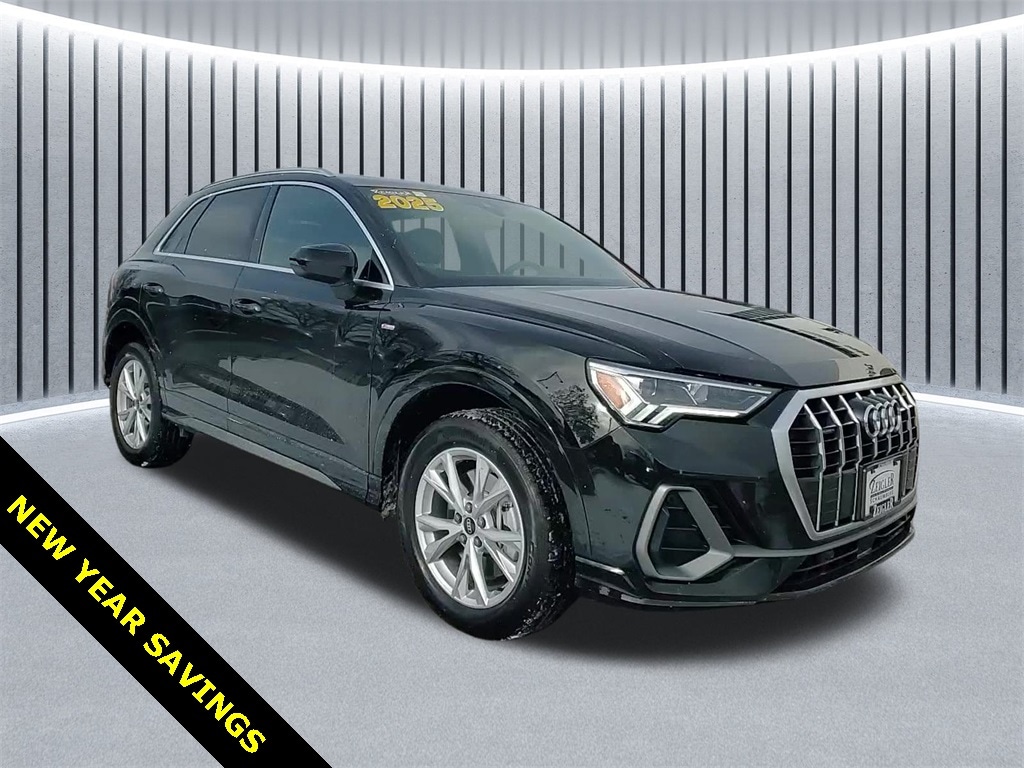 2025 AUDI Q3 - Image 1