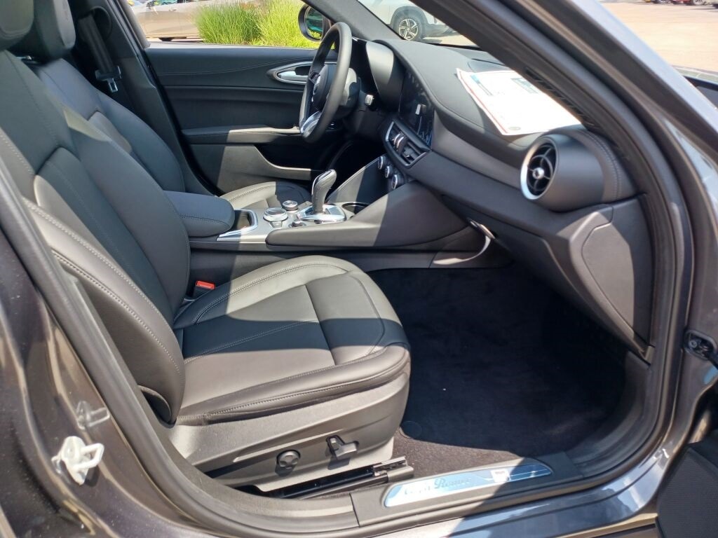 2024 ALFA ROMEO GIULIA (952) - Image 7