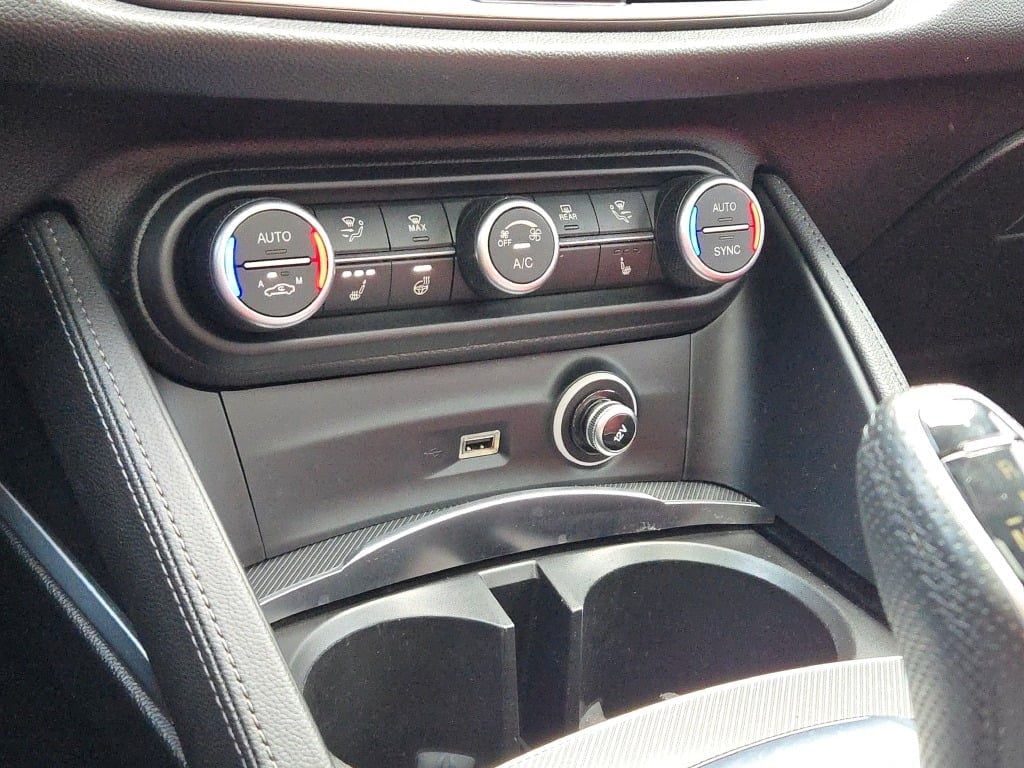 2022 ALFA ROMEO STELVIO - Image 27