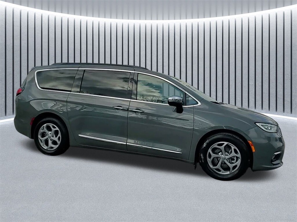 2023 CHRYSLER PACIFICA - Image 4