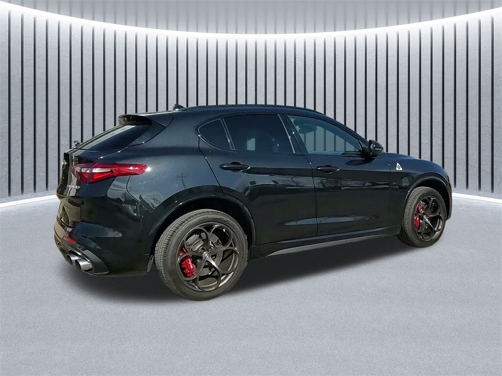 2023 ALFA ROMEO STELVIO - Image 7