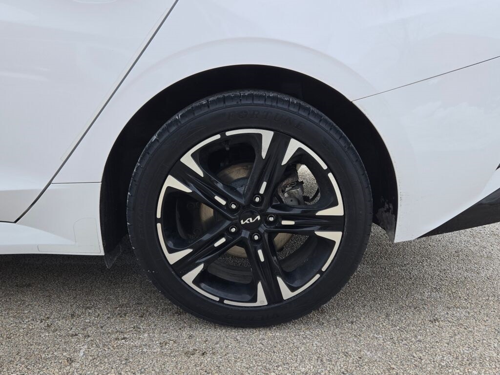 2023 KIA K5 - Image 15