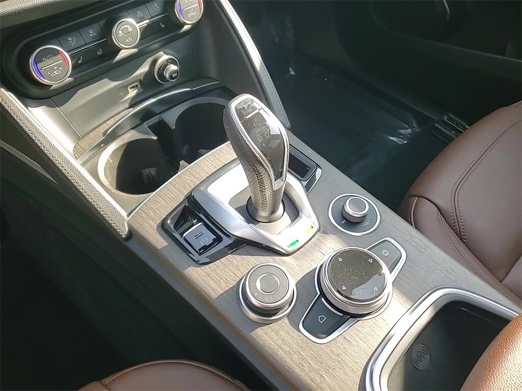 2022 ALFA ROMEO STELVIO - Image 18