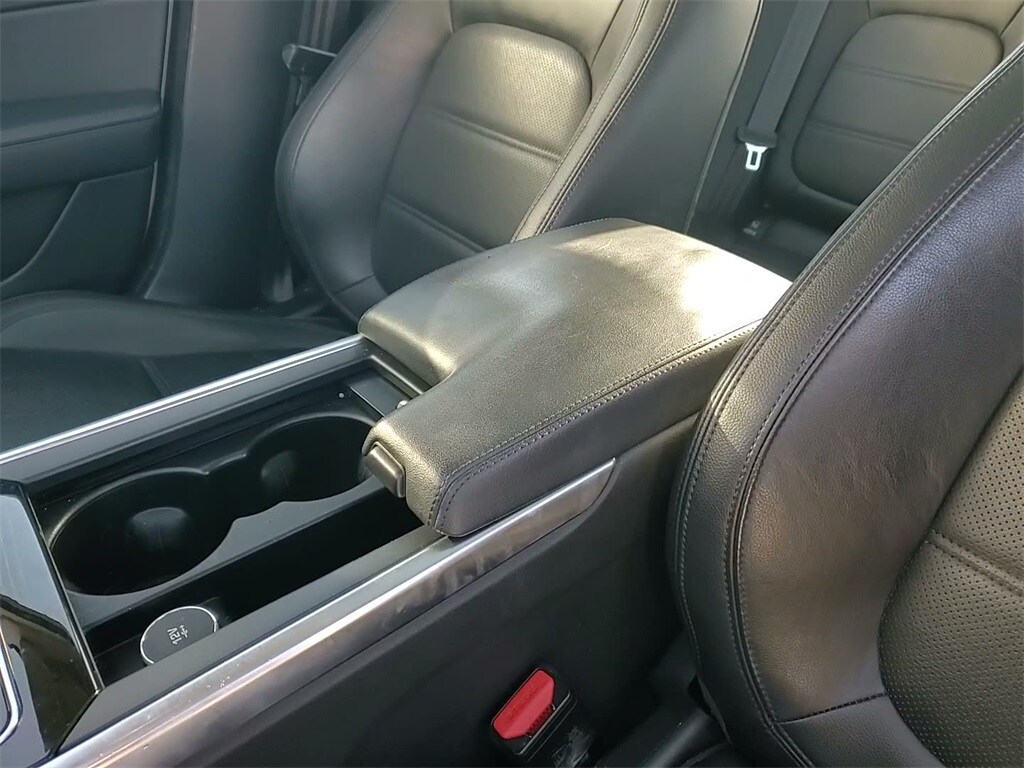 2020 JAGUAR XE - Image 29