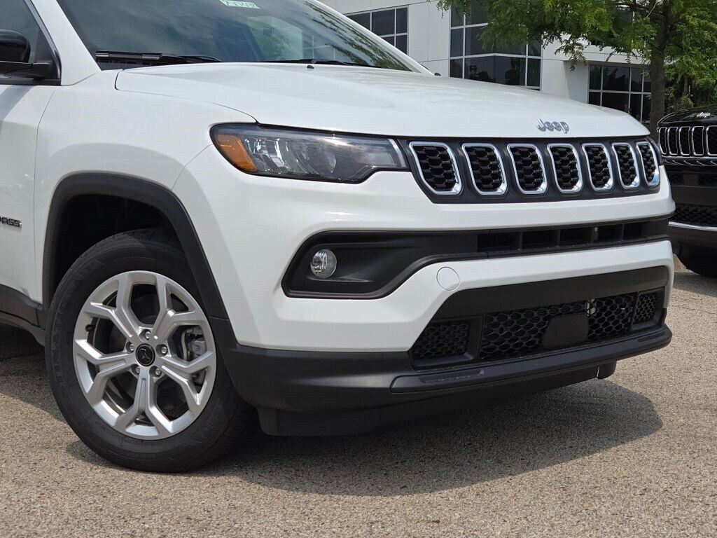 New 2025 Jeep Compass Latitude SUV