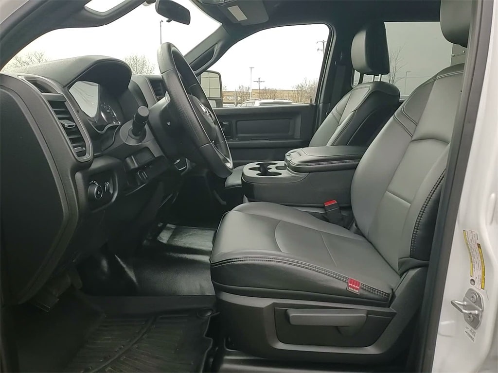 2024 RAM 3500 - Image 24