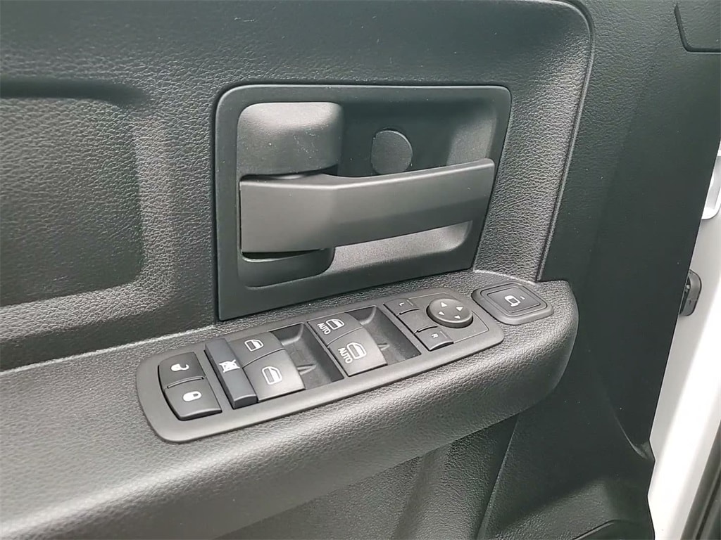 2024 RAM 3500 - Image 23