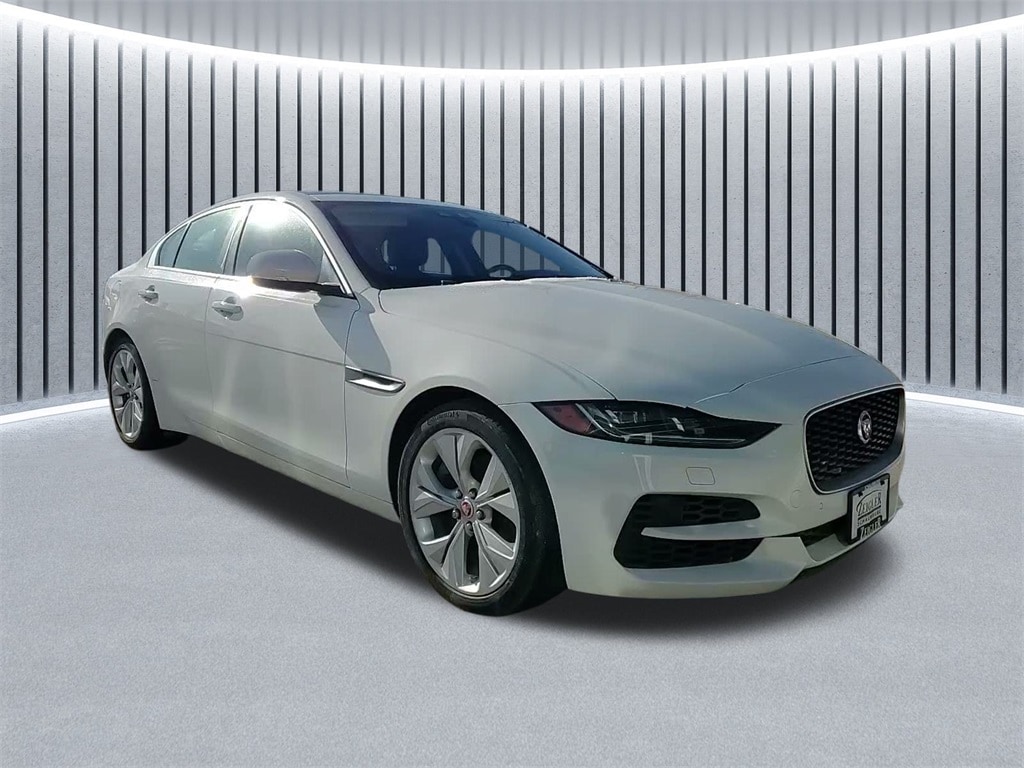 2020 JAGUAR XE - Image 1