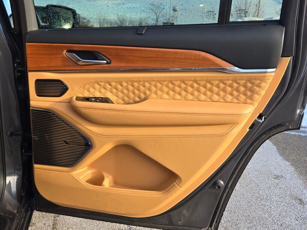 2024 JEEP GRAND CHEROKEE L - Image 14