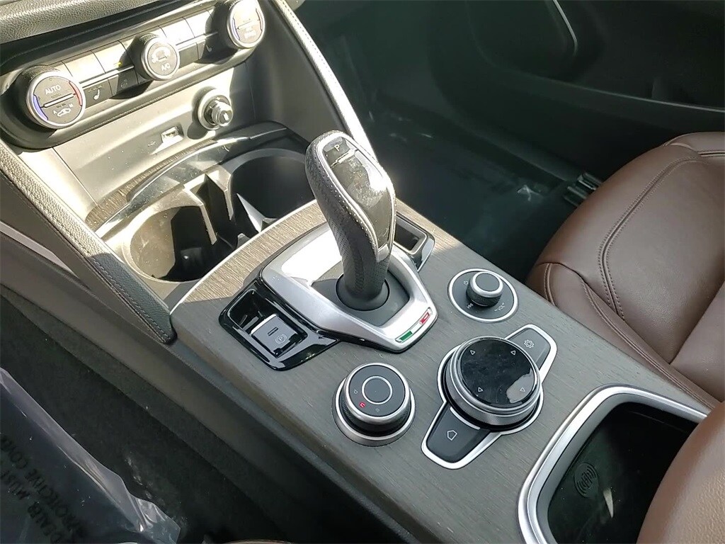 2022 ALFA ROMEO STELVIO - Image 17