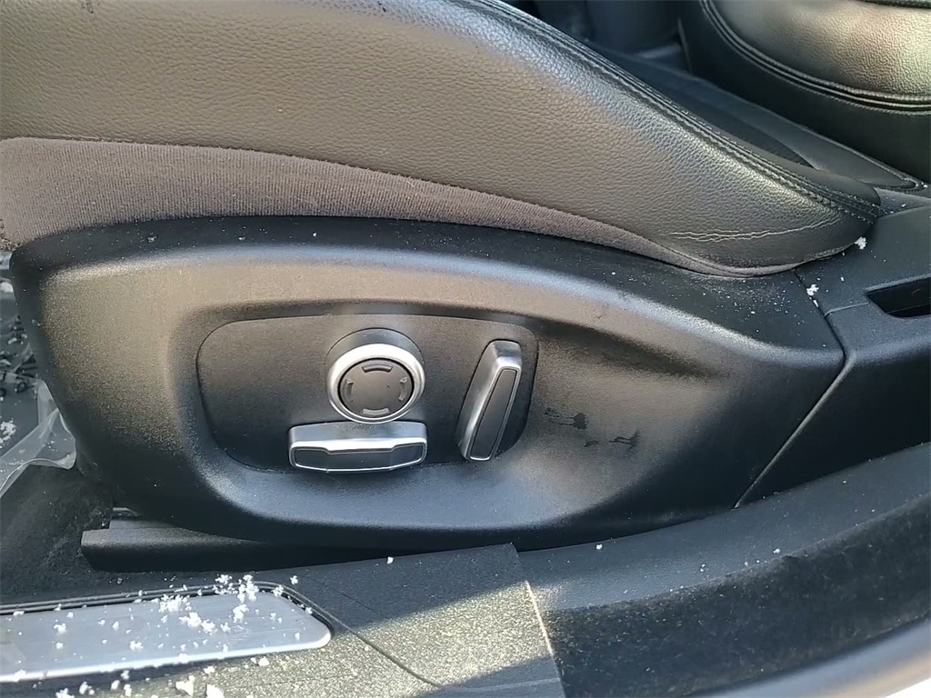 2020 JAGUAR XE - Image 21