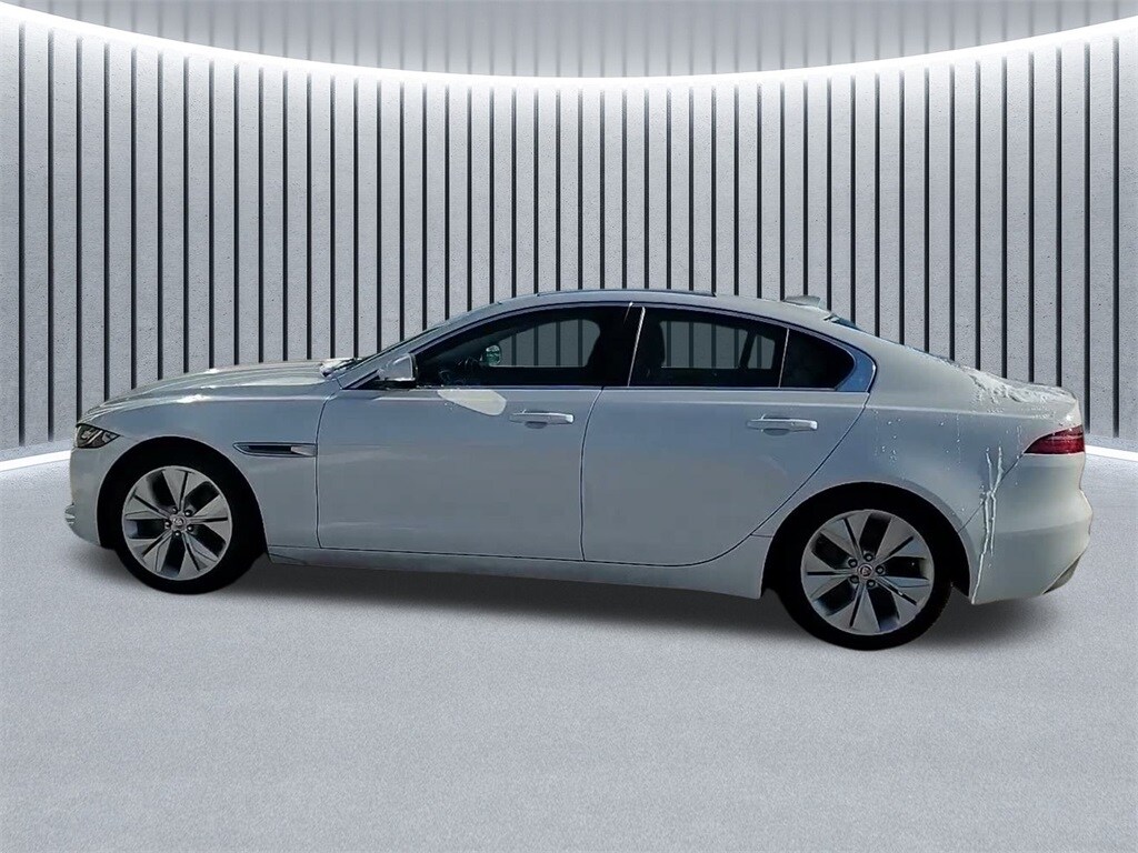 2020 JAGUAR XE - Image 13