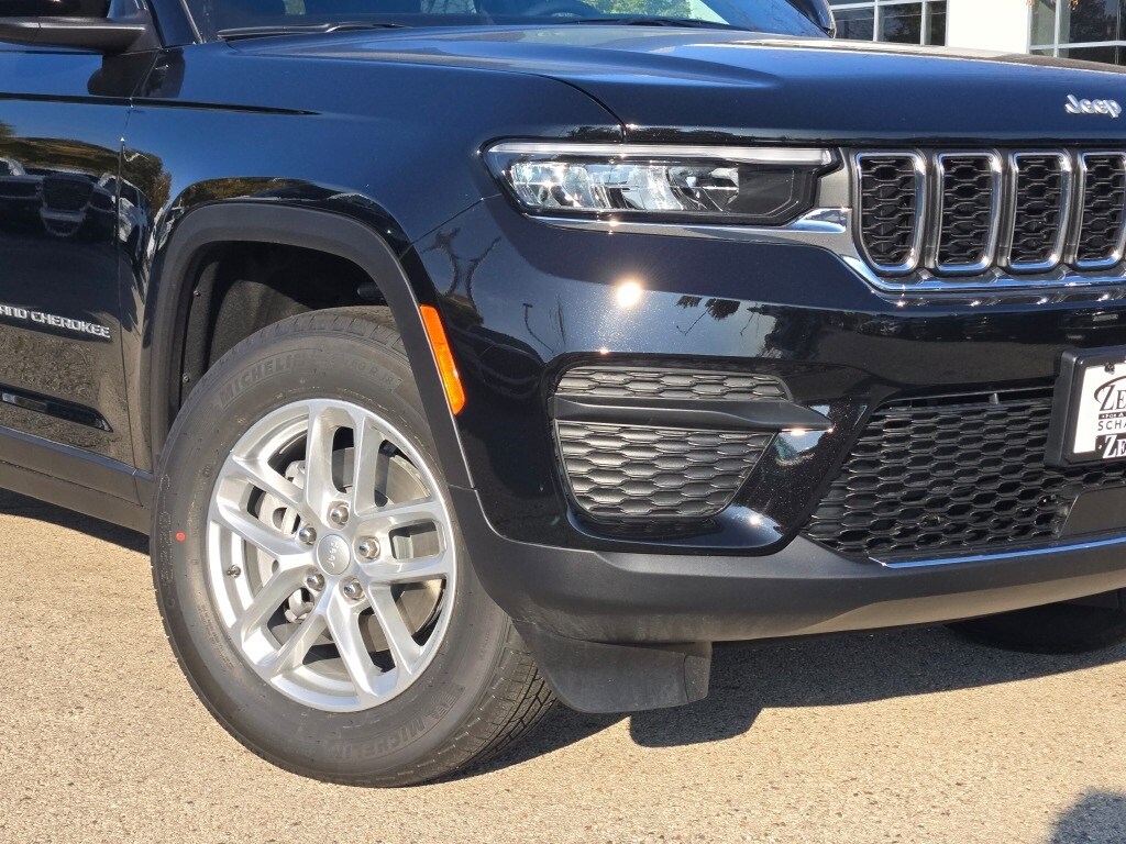 New 2025 Jeep Grand Cherokee Laredo SUV