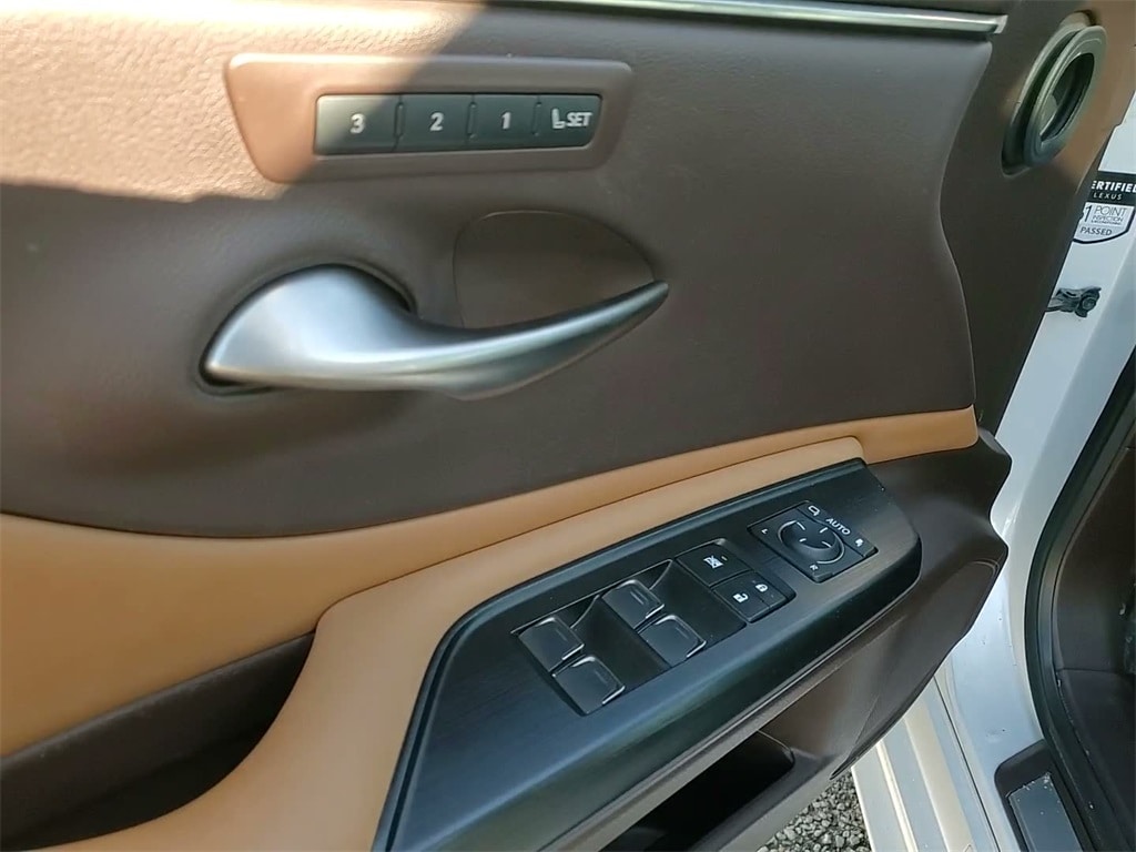 2021 LEXUS ES - Image 26