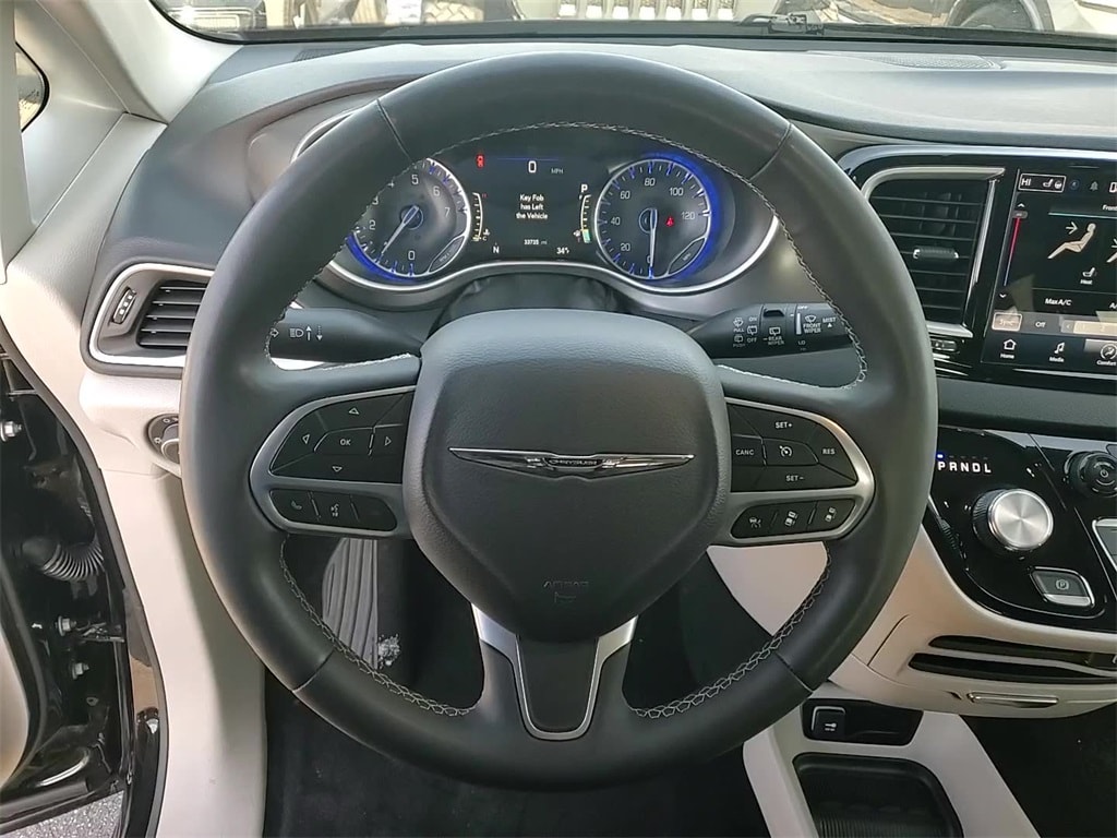 2024 CHRYSLER PACIFICA - Image 13