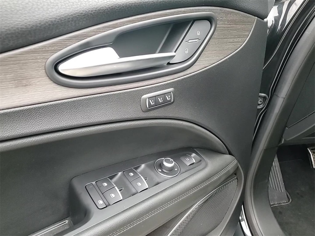 2023 ALFA ROMEO STELVIO - Image 11