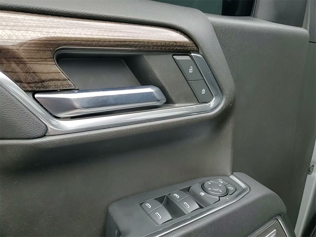 2023 CHEVROLET SILVERADO - Image 24