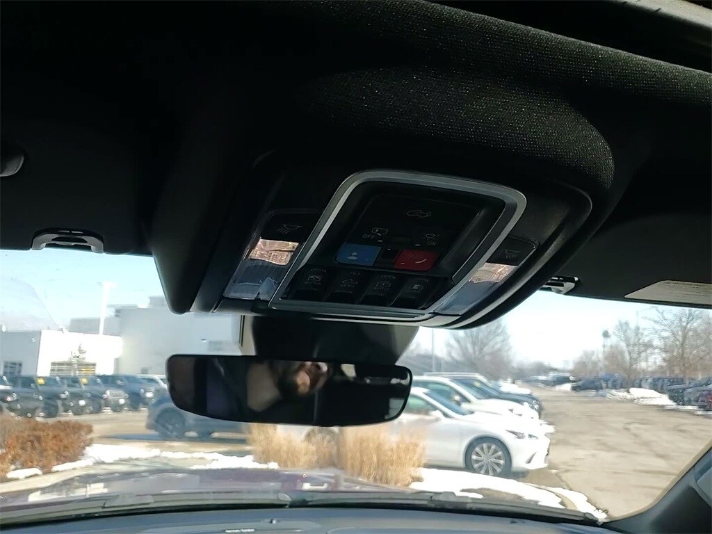 2025 RAM 1500 - Image 30