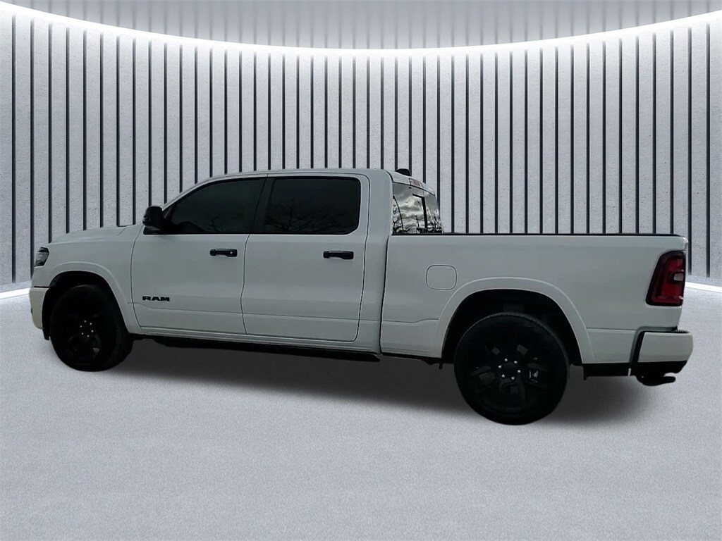 2025 RAM 1500 - Image 17
