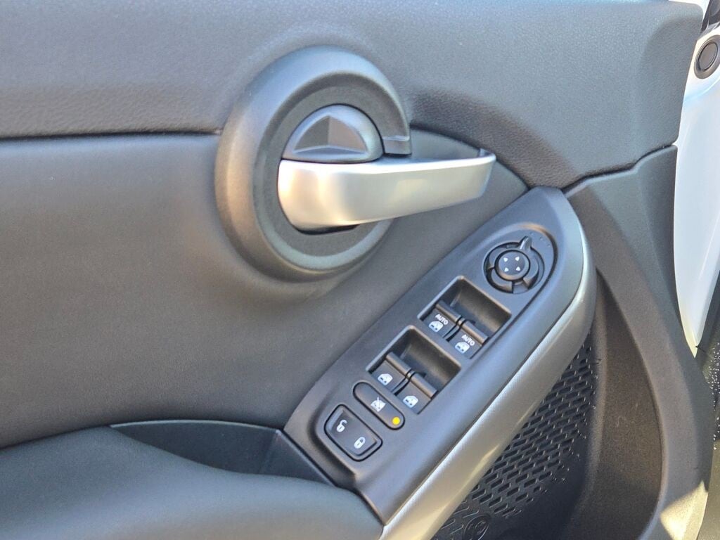 2022 FIAT 500X - Image 21