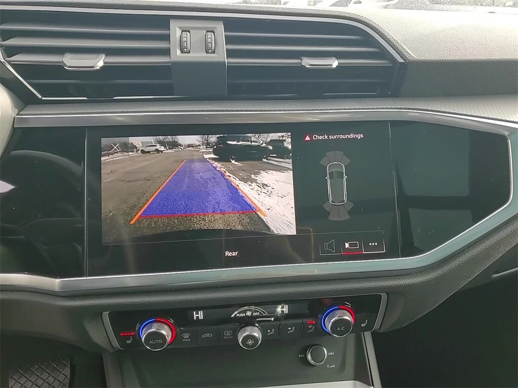 2025 AUDI Q3 - Image 17