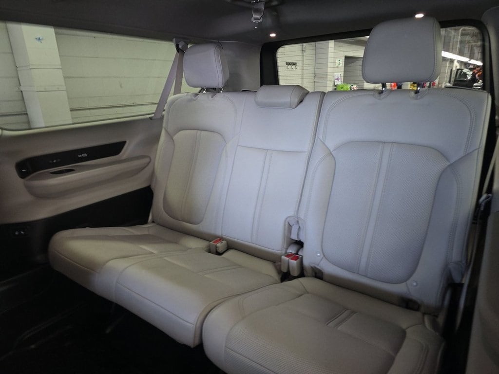 2024 JEEP WAGONEER L - Image 10