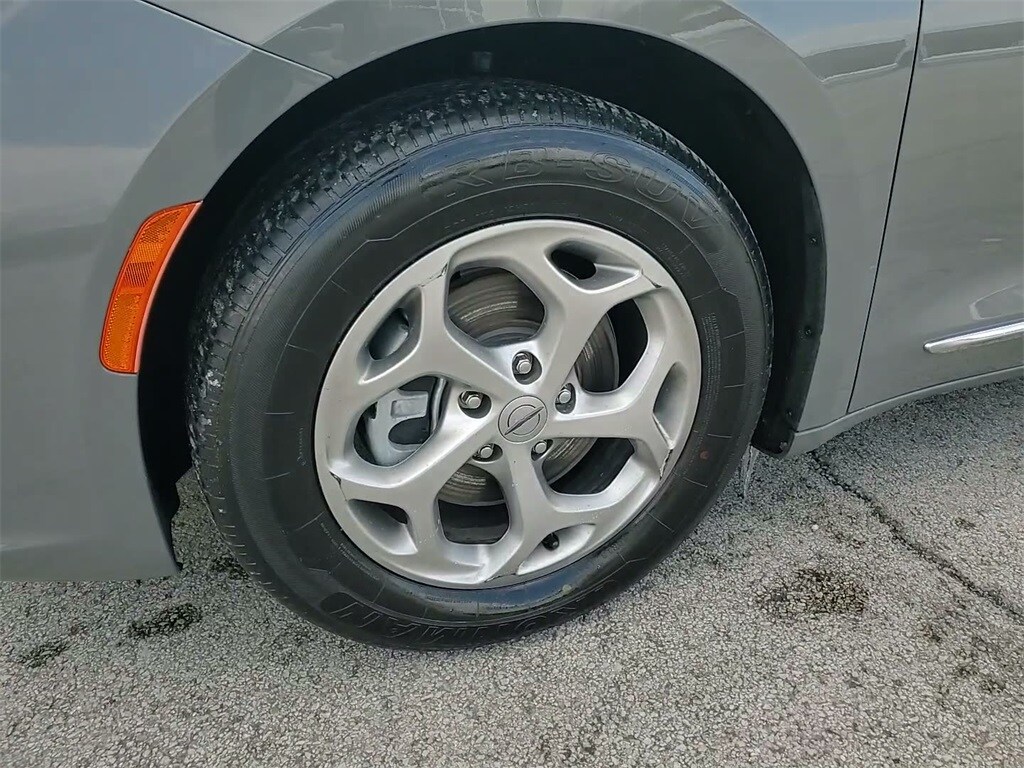 2023 CHRYSLER PACIFICA - Image 16