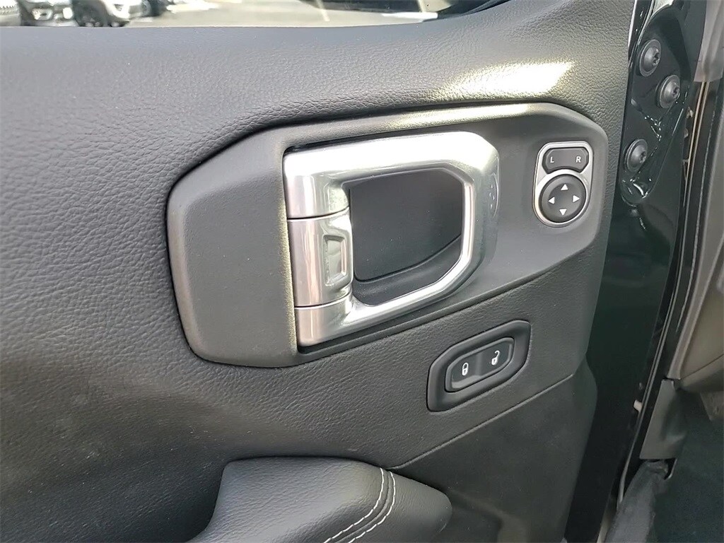 2022 JEEP WRANGLER - Image 10