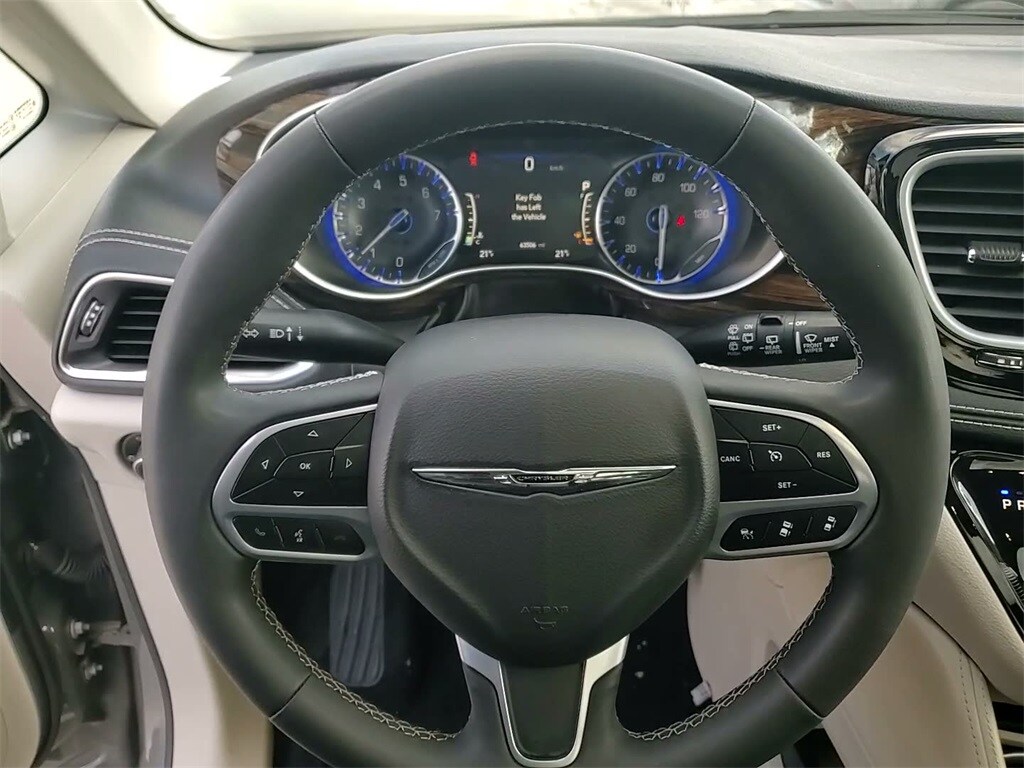 2023 CHRYSLER PACIFICA - Image 24