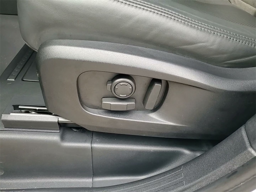 2025 LAND ROVER DEFENDER - Image 22