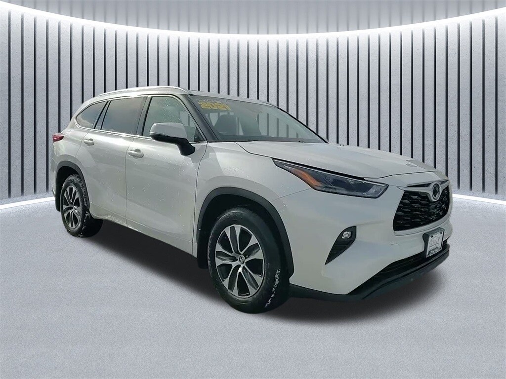 2021 TOYOTA HIGHLANDER - Image 2