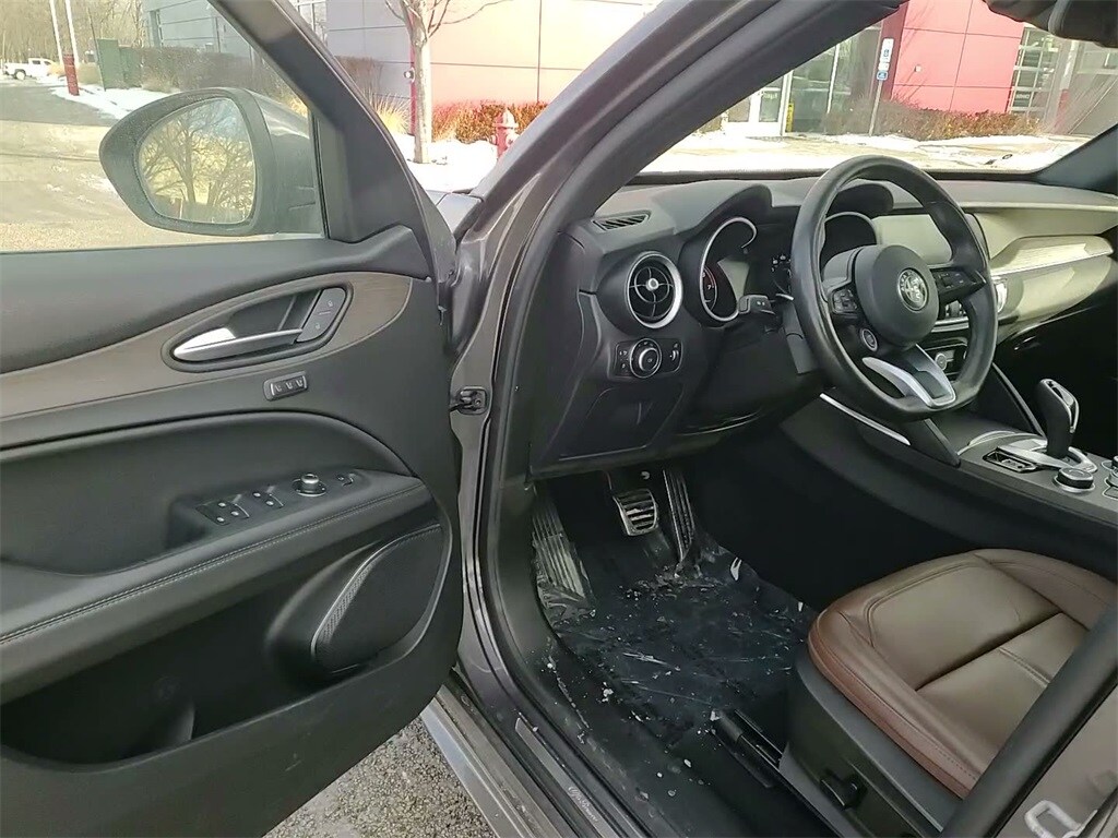 2023 ALFA ROMEO STELVIO - Image 20