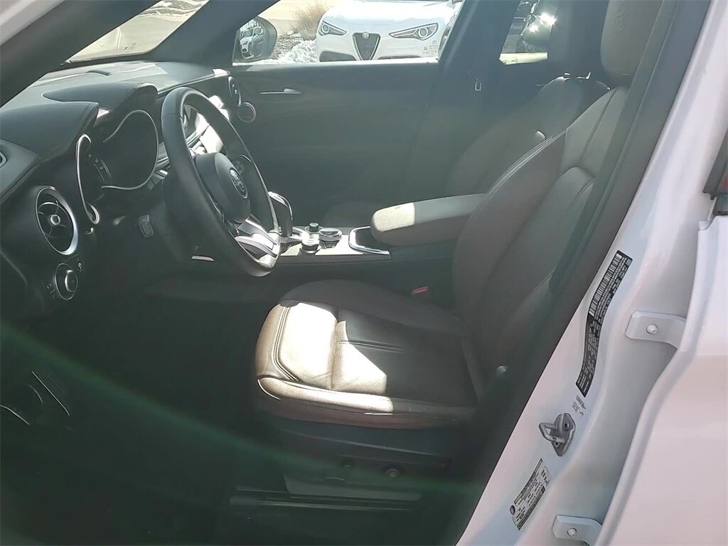 2022 ALFA ROMEO STELVIO - Image 11