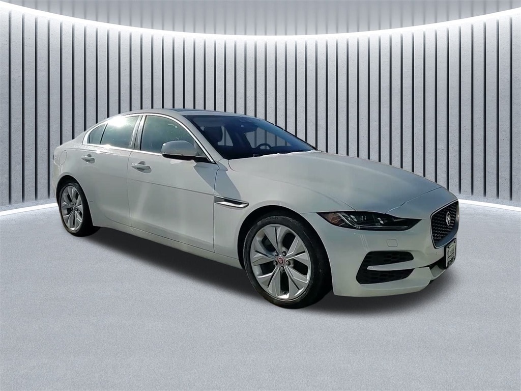 2020 JAGUAR XE - Image 3