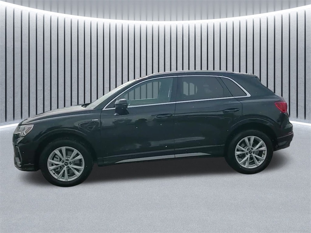 2025 AUDI Q3 - Image 6