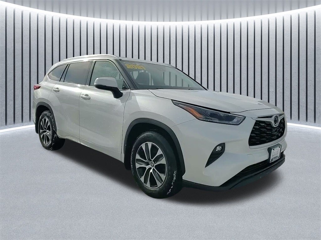 2021 TOYOTA HIGHLANDER - Image 1